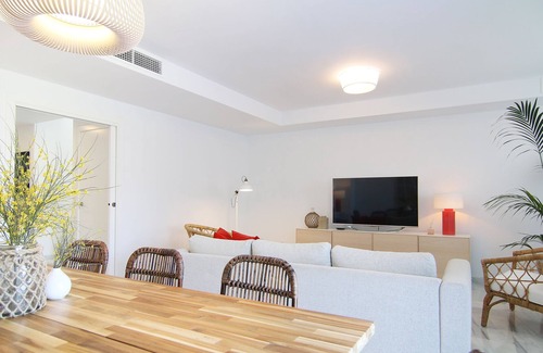 El Puerto de Santa Maria Ski Chalet | Luxury villa, 225 m2, with sea views, in exclusive urbanization