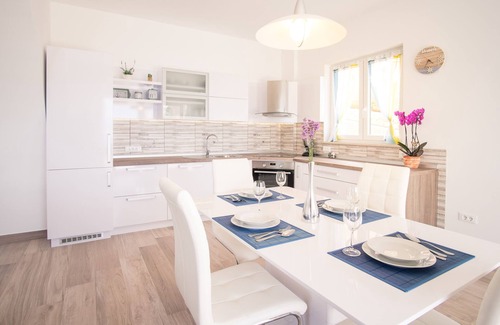 Vrbnik Apartment | Luxury vacation apartment with private pool, sea view - TRAVELER Reiseburo Krk - ID 2112