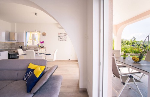 Vrbnik Apartment | Luxury vacation apartment with private pool, sea view - TRAVELER Reiseburo Krk - ID 2112