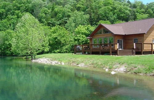 Cotter Cabin | Luxury Vacation Cabin on the White River