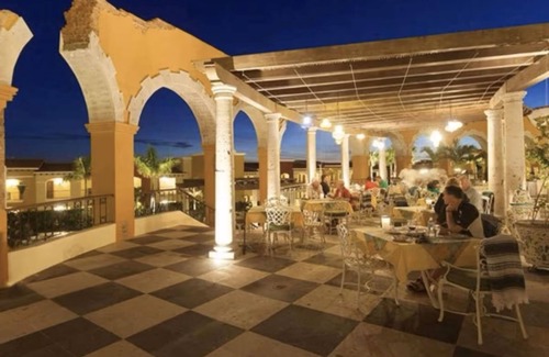 Los Cabos Apartment | Luxury VE3 n3 bedrooms 1 x King Bed & 2 bed x 2 Queen BedsnBalcony & Plunge pool