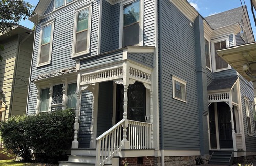 Highlands House | Luxury victorian house 8BD 3.5Bth Game yard