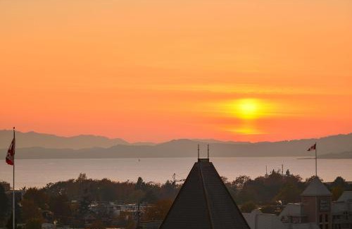 Downtown Victoria Apartment | Luxury View Condo in Downtown Victoria