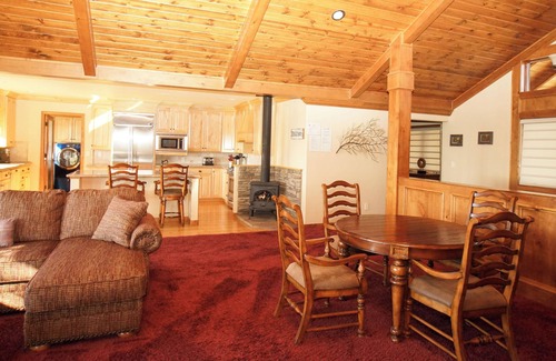 Upper Moonridge Cabin | Luxury View Lodge