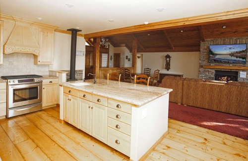 Upper Moonridge Cabin | Luxury View Lodge