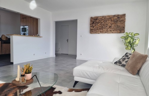 Carnoux-en-Provence Villa | Luxury villa, swimming pool, air conditioning 5 minutes from Cassis