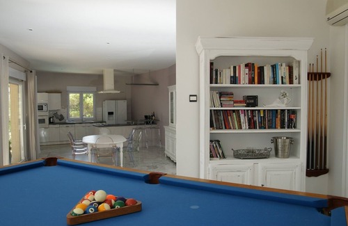 Connaux Villa | Luxury Villa 180m² with Swimming Pool, Jacuzzi & Panoramic View - Gard Provence
