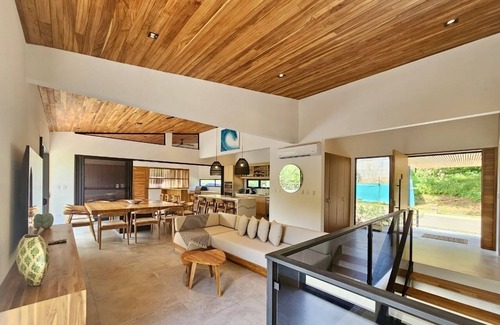 Tamarindo House | Luxury Villa 4 Bedrooms 4.5 Bathrooms in Tamarindo Casa Hanna