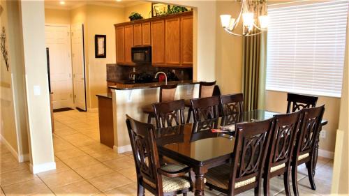 Reunion Villa | Luxury Villa 5 Bedrooms Minutes from Disney in the Reunion resort