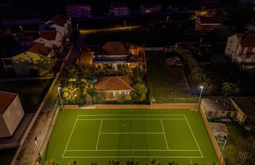 Privlaka Villa | Luxury Villa Agape Palm Beach Tennisplatz