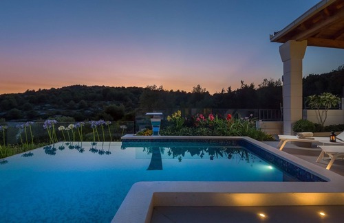 Okrug Gornji Villa | Luxury Villa Argemonia - Stunning view, Heated Pool, Jacuzzi , Gym .