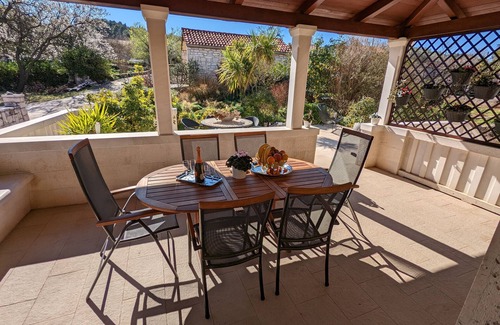 Lumbarda Villa | Luxury villa at the seafront Pina Lumbarda