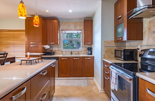 Highland Beach Villa | Luxury villa at beach with private patio/pool