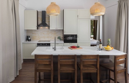 Bale Villa | Luxury Villa Bay Porto Bus by Villas Guide