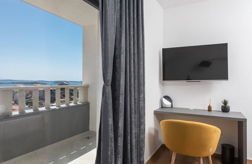 Sevid Villa | Luxury Villa Bonaza with Pool