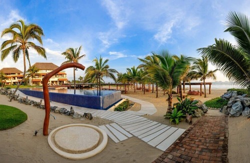 Ixtapa - Zihuatanejo House | Luxury Villa con Alberca Privada en Las Palmas