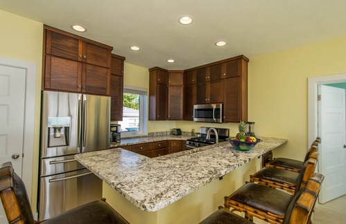 Cockburn Town Villa | Luxury Villa + COURTESY SUV, Steps to Beach: PaddleBoards, Bikes, Chairs & More!
