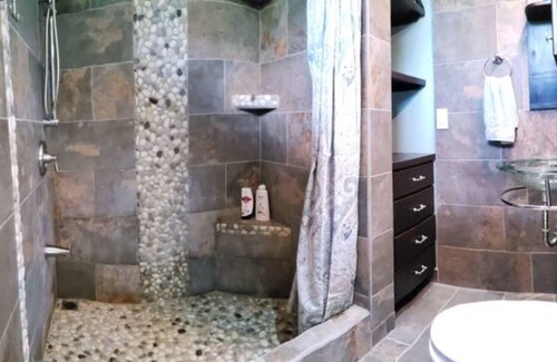 Ciudad Cortes Villa | LUXURY VILLA W/VAST OCEAN VIEW, INFINITY POOL, NATURE, SLEEPS 9ppl