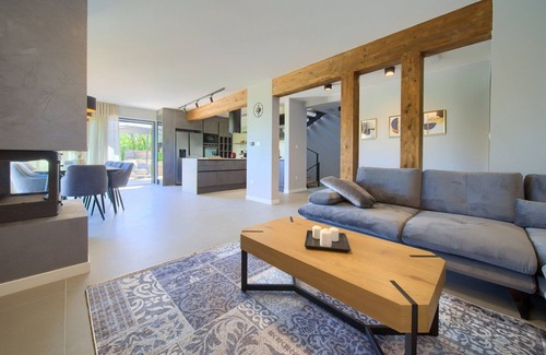 Vrh Villa | Luxury Villa Equinox with Heated Pool