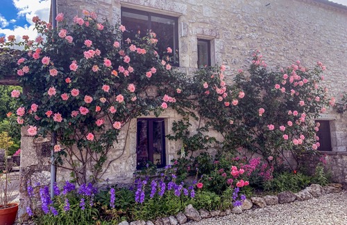 Montaigu-de-Quercy Villa | Luxury villa with pool and courtyard