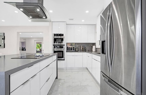 Miami Gardens Apartment | Luxury Villa |Heated Pool & Tub, Gym, Games & More