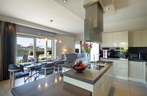 Kefalovriso Villa | Luxury Villa Helanes