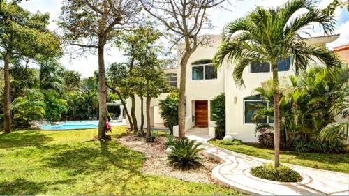Playacar Fase II Villa | Luxury Villa in Playacar
