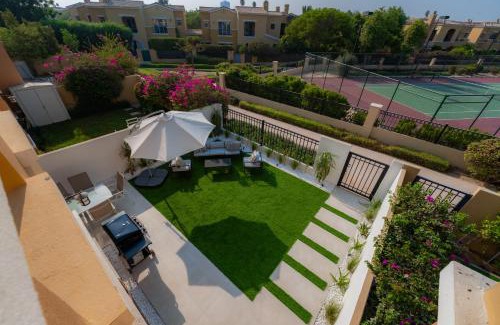 Arabian Ranches Villa | Luxury Villa in Ranches 1, on Pool and Park