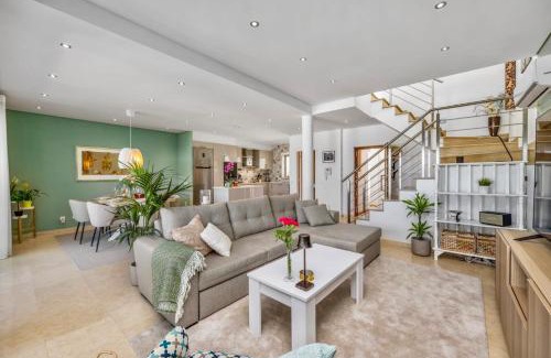 Vilamoura House | Luxury Villa in Serene Location with Pool & Private Garden