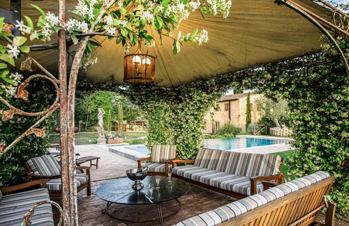 San Gimignano Villa | LUXURY VILLA IRIS , 6 rooms with bathrooms, swimming pool, spa, sauna.