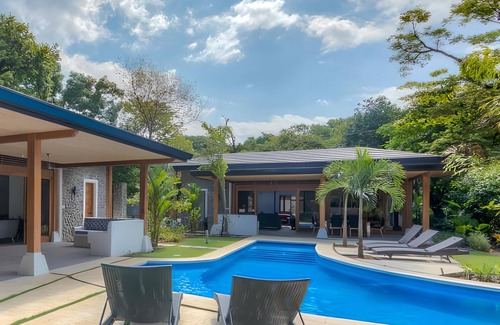 Playa Guiones Villa | LUXURY VILLA LOLA 1 CLOSE TO THE BEACH