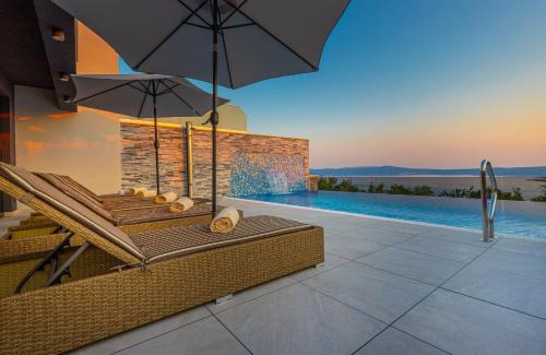 Crikvenica Villa | Luxury Villa Lorena with heated pool, jacuzzi,sauna and seaview
