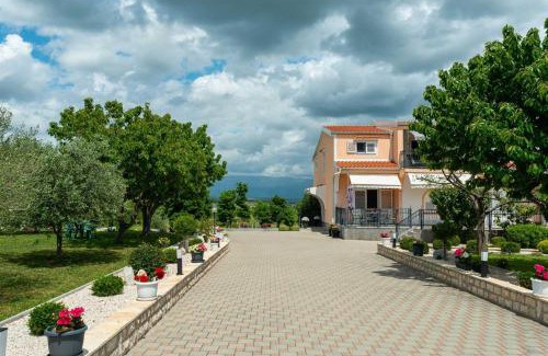 Suhovare Villa | Luxury Villa Maria with large pool