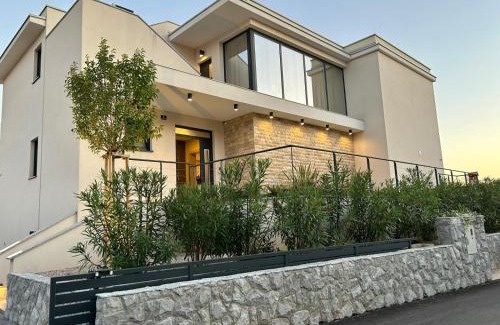 Kornic Villa | Luxury Villa Mikolina