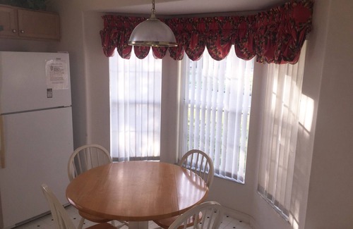 Indian Point House | Luxury Villa near Disney and Universal with Private Pool, Free Wifi , Game Room.