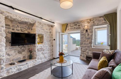 Budva Municipality Villa | Luxury Villa Pjetra