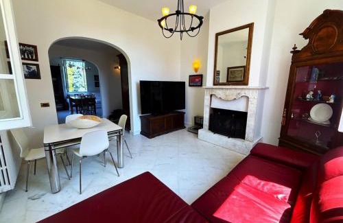 Capanne-Prato-Cinquale Villa | - Luxury Villa - Pool - Garden -Forte dei Marmi Versilia-