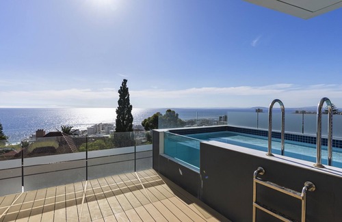 Bantry Bay Villa | Luxury Villa, Private Pool, Garden, Generator, Incredible Views Over Cape Town
