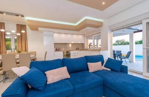 Privlaka Villa | Luxury Villa Sabun with Pool & Hot Tub