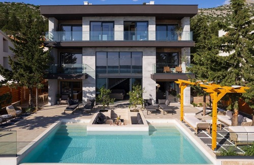 Starigrad Villa | Luxury Villa Soho infinity pool, Jacuzzi, sauna, family, stylish, quiet area