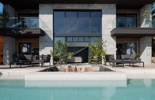 Starigrad Villa | Luxury Villa Soho infinity pool, Jacuzzi, sauna, family, stylish, quiet area