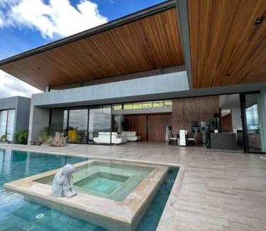 Pereira Villa | Luxury Villa Spectacular Views Sauna Jacuzzi BBQ