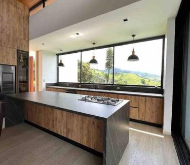 Pereira Villa | Luxury Villa Spectacular Views Sauna Jacuzzi BBQ