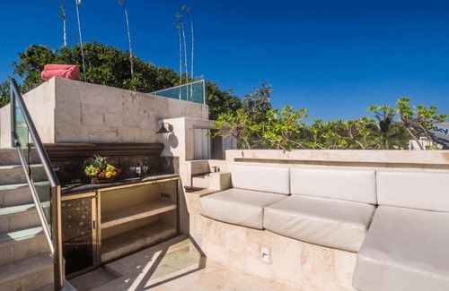 Playacar Fase I Villa | Luxury Villa steps to the beach