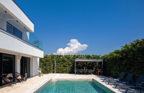 Krizine House | Luxury villa Sun Dance is located in Istria, in the small town of Kri.