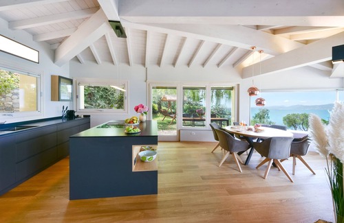 Torri del Benaco Villa | Luxury Villa Vela