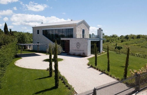 Radetici Villa | Luxury Villa Valens Residence with heated pool, sauna, gym, mini golf, wine cellar, parking, WIFI, air-conditioned in inland Istria