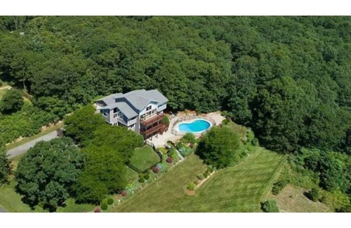 Plymouth House | Luxury Villa w/dramatic Ocean Views& inground Pool