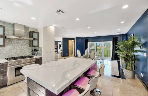 Hollywood Hills Villa | Luxury Villa W/Spectacular Hollywood Hills View