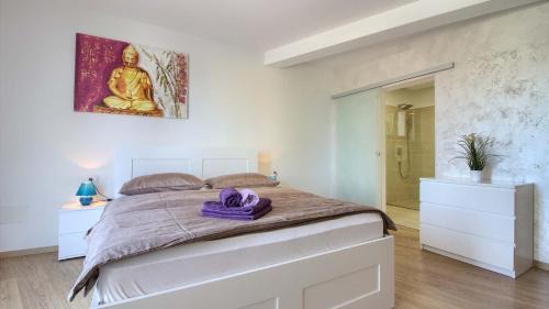 Pjescana Uvala Villa | Luxury villa with sea view, pool and jacuzzi near the beach in the town of Pula